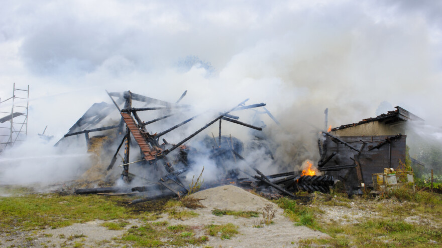 Zapalila se štala! Kako bezbedno evakuisati stoku?