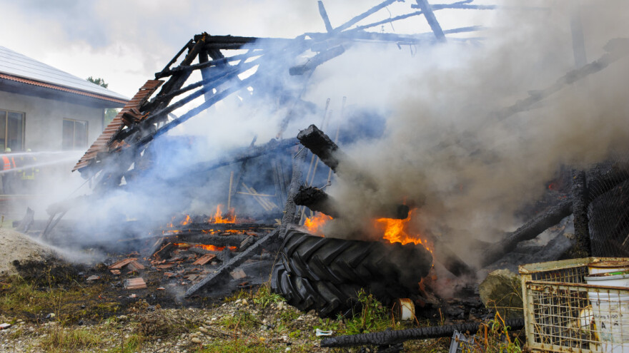 U pola noći gorjeli sijeno i štala u Mrkonjić Gradu