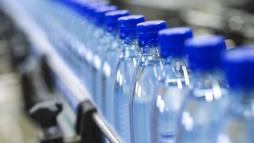 Apsurd ili potreba: Zašto je BiH uvezla 28,5 miliona KM flaširane vode?