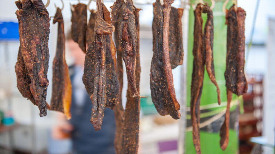 Uništene desetine kilograma mesa, mliječnih proizvoda i voća s pijace