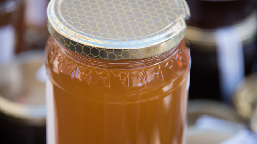 Analizirano 13 uzoraka meda iz prodavnica, većina ispravna