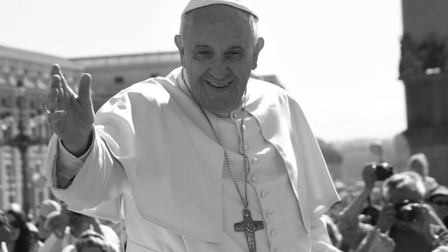 Preminuo je papa Franjo