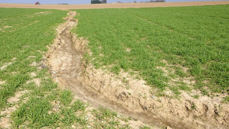 Erozija zemljišta vodom je velika pretnja globalnoj poljoprivredi?