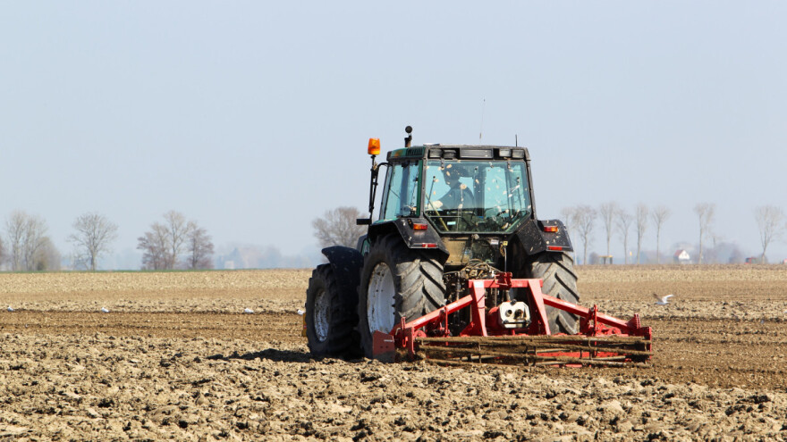 Nedjeljom radio na njivi - čeka prekršajnu prijavu i novčanu kaznu