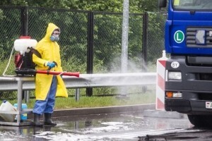 Dezinfekcija vozila na granici sa Srbijom i BiH