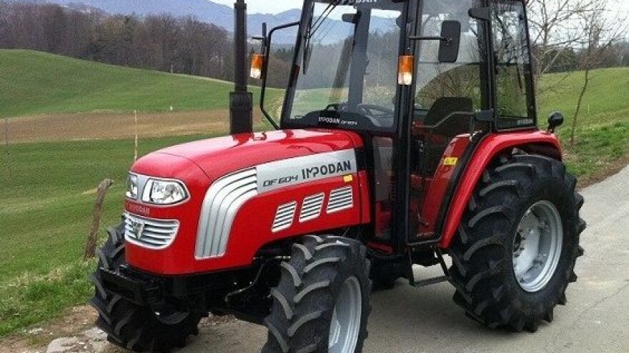 Traktor Impodan DF 604