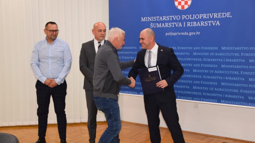 Uručeni ugovori za 19 uzgojnih udruženja vrijedni preko 635 tisuća eura