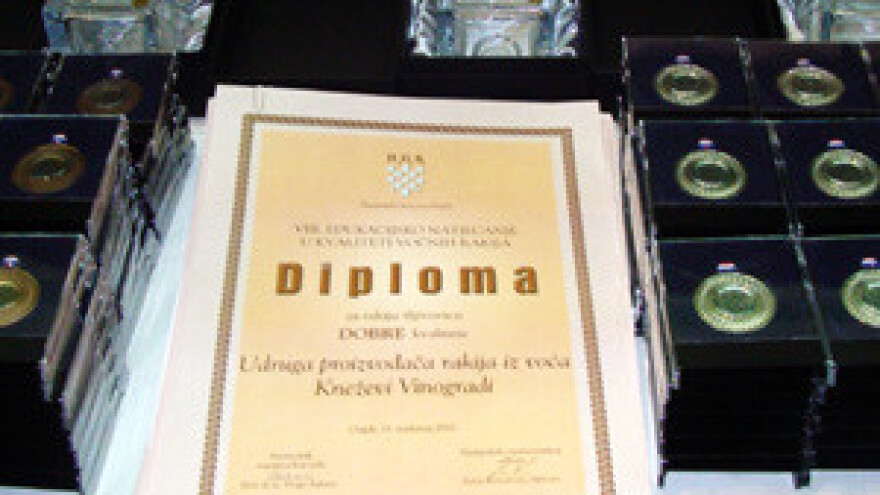 Nagrađeni proizvođači voćnih rakija