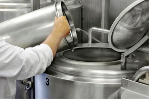 U Sarajevu uništeno više od 105.000 litara mlijeka i 16.000 kg stočne hrane