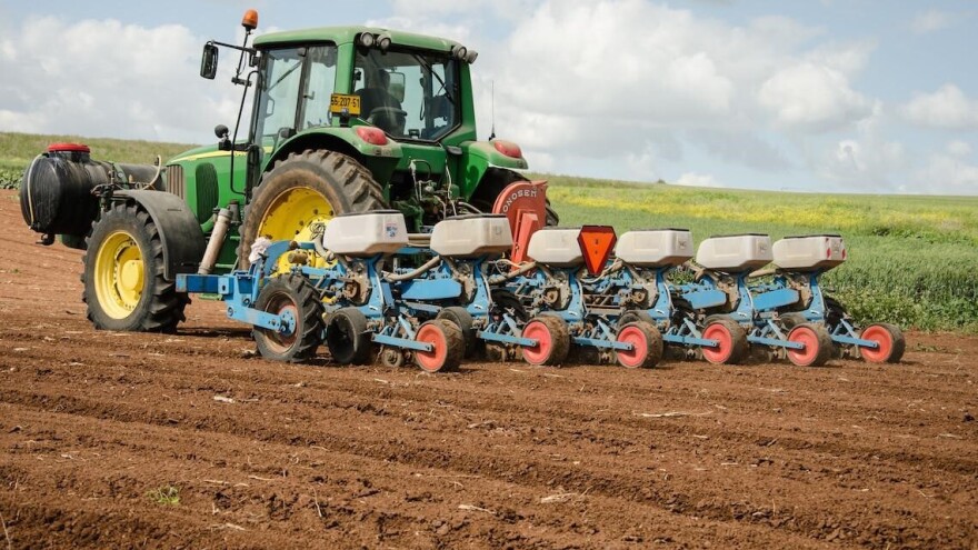 Polovne mašine za povrtlarstvo i ratarstvo: Pametna investicija tokom sezone sadnje