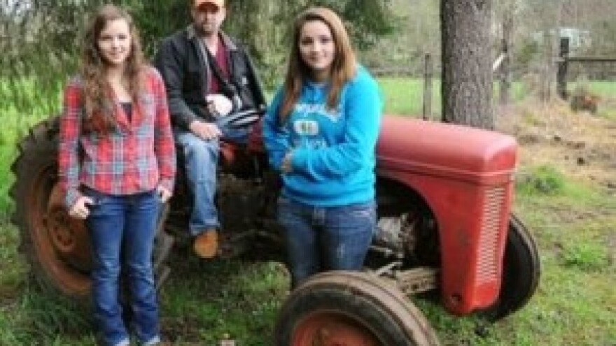 Djevočice podigle traktor od 1500 kg i spasile ocu život