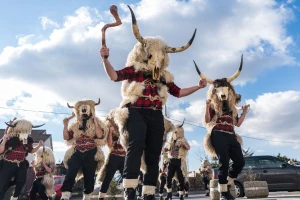 U feudalizmu čuvali stoku od zvijeri, danas su Dondolaši čuvari tradicije i veliki humanitarci