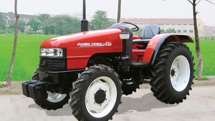 Traktor Dongfeng 654