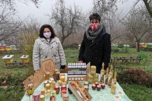 Pčelari iz podnožja Crnog vrha okrenuti prirodnim preparatima
