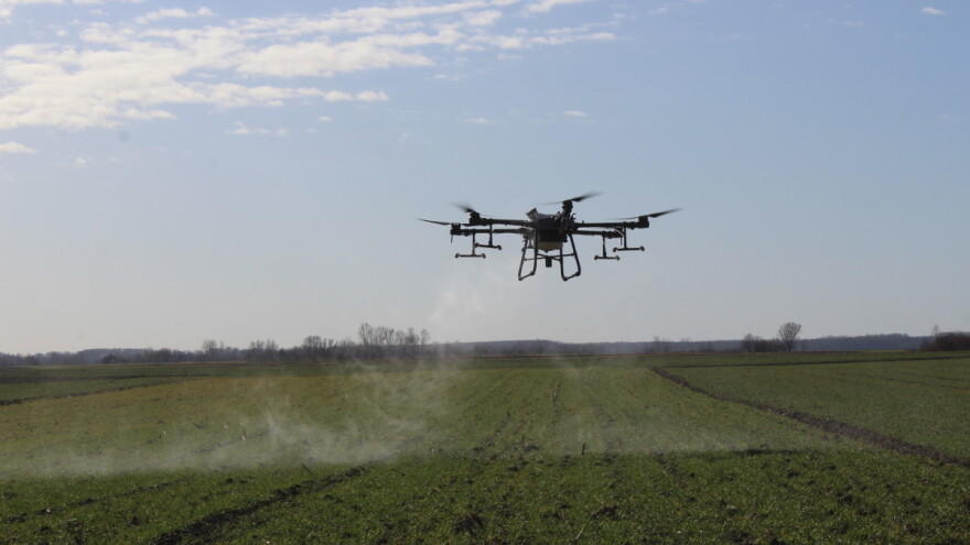 Na baranjskim oranicama pokazali mogućnosti DJI Agros dronova