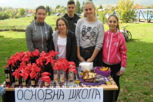 Drvarska drenjina - od rakije do mućenog pekmeza