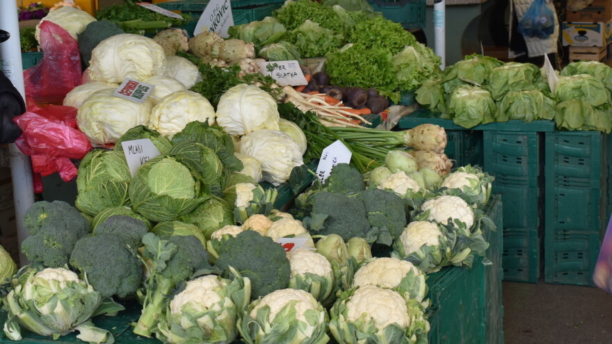 Pored pijaca, pad tražnje zabilježile i trgovine?