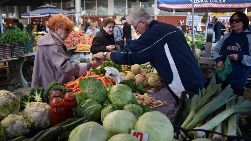 76 izlagača osječke Tržnice dobilo certifikat "Proizvodi hrvatskog seljaka"
