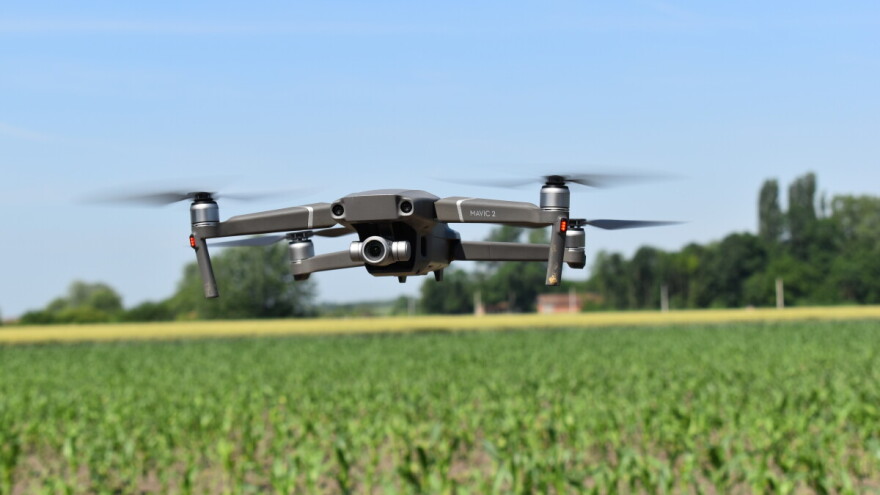 Tehnološke inovacije u poljoprivredi: Dronovi, senzori i pametne farme