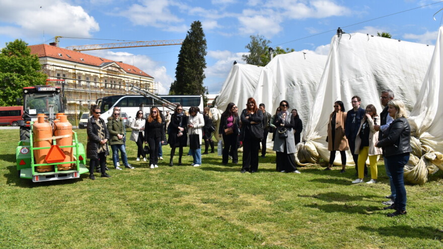Imaju reprezentativan voćnjak, mehanizaciju i navodnjavanje, a nedostaje im samo jedno - učenici