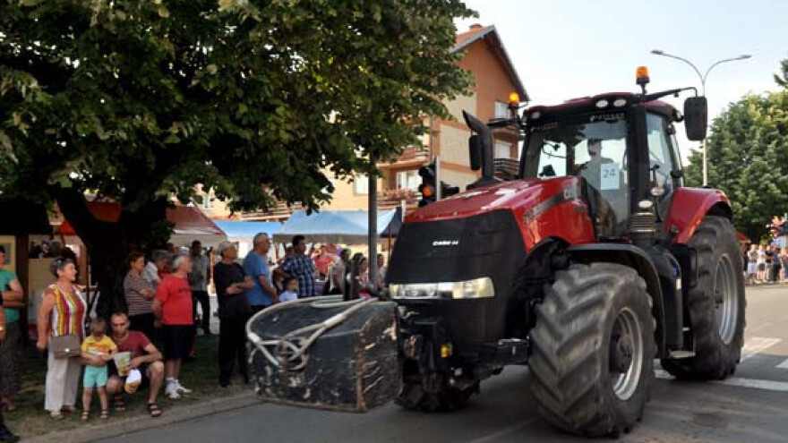 Utrka traktora u sklopu Festivala graševine