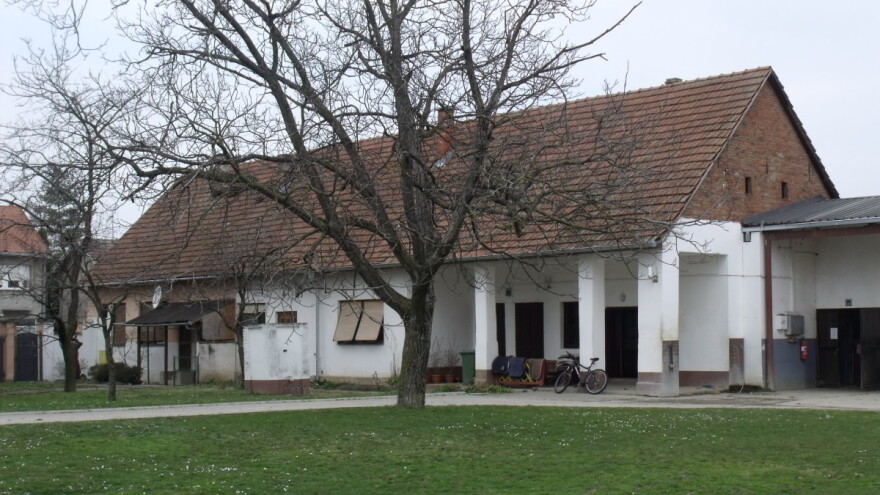 Zar stvarno mislimo da je spas sela u tome da svi ostanu i bave se samo poljoprivredom?