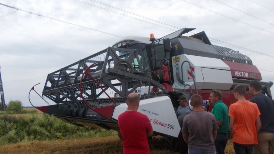 Skidali smo ječam s Versatile Vektor kombajnom!
