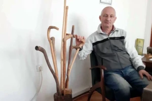 Direktor vranjske Veterinarske stanice godinama sakuplja čobanske štapove