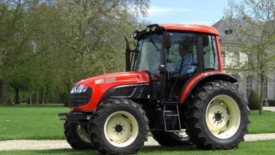 Traktor Kioti DX 9010 PC