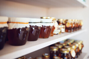 Zaštita meda od falsifikovanja i veće količine voća u džemovima nova su pravila EU