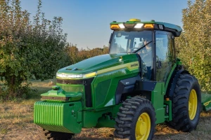 John Deere predstavio autonomne traktore s pogledom na polje od 360 stepeni