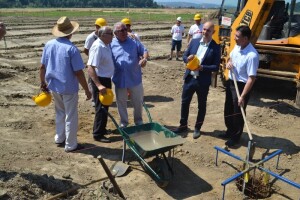 U Slatini se gradi viseća solarna elektrana