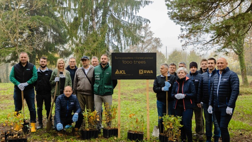 Zaposlenici tvrtke RWA Hrvatska i ICL-a posadili hektar šume