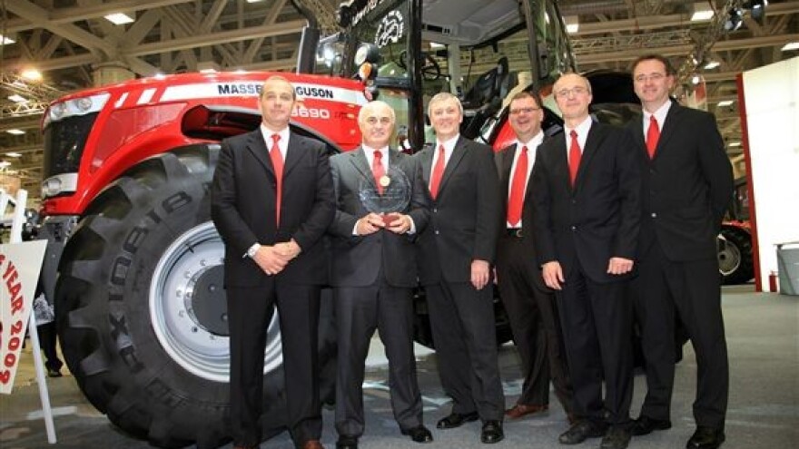 Massey Ferguson 8690 traktor godine