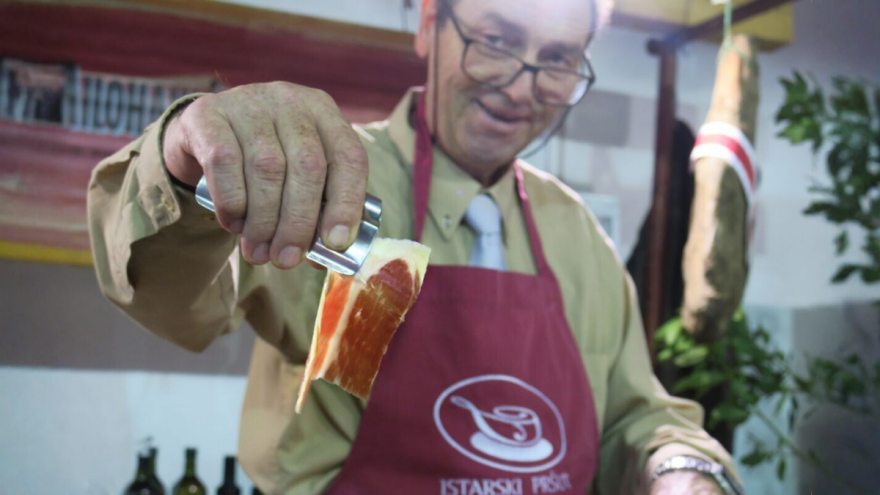 Vajk je vrime za pršut - bliži se Internacionalni sajam omiljene delicije u Tinjanu
