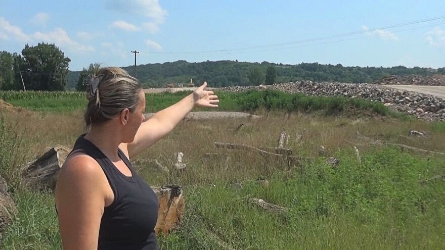 Put ili poljoprivreda - brza saobraćajnica preko plodne zemlje?