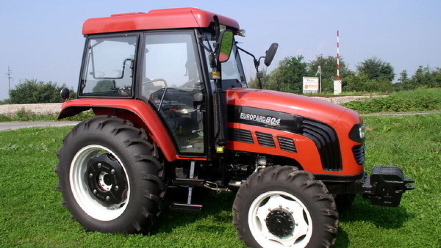 Traktor Foton FT 804