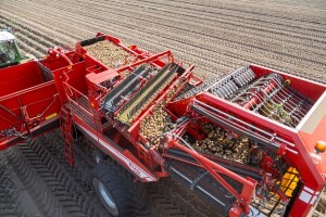 GRIMME na PotatoEurope dovodi novitete, pa i četveroredni kombajn za krompir!