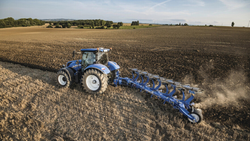 New Holland prodaje posao s Överum plugovima