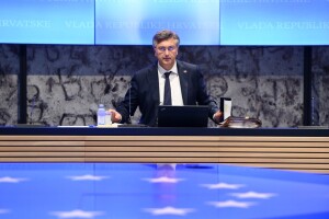 Carsko meso ispalo, na popisu proizvoda s ograničenim cijenama hrenovke, špageti, grah...