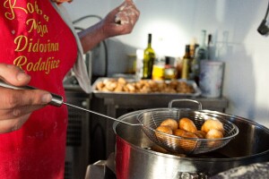 Uživanje u gastronomiji i običajima Bukovice uz posjet Benkovačkog sajma na sveti deseti
