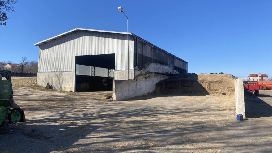 Veliki požar zahvatio pomoćni objekat na farmi u Posušju