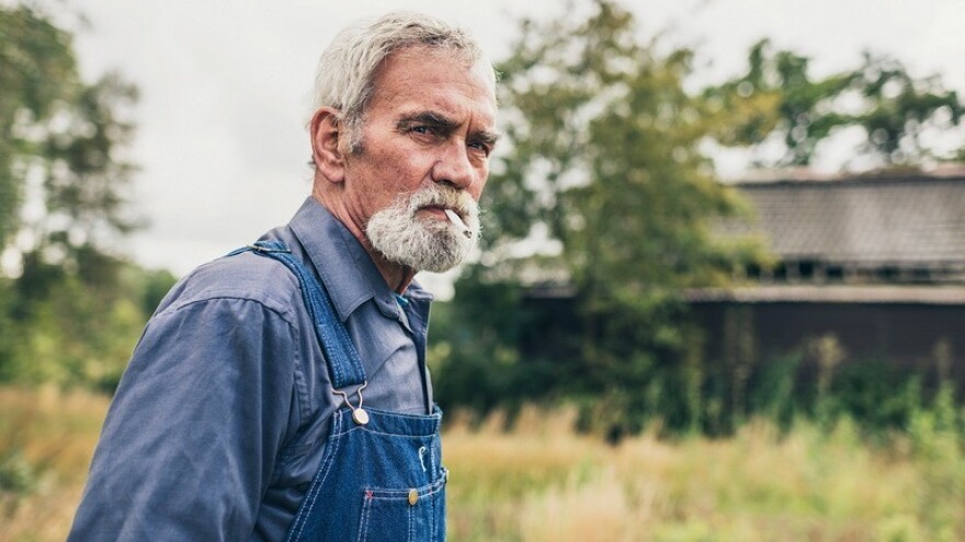 Kažnjen zbog pušenja u kabini traktora!