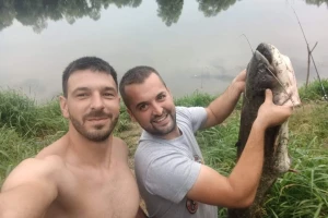Srđan dobio bitku sa somom teškim 17 kilograma