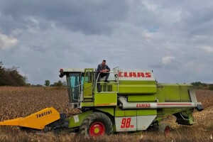 Kad srce vuče kući: Živi u Austriji, ali je cijelo ljeto na kombajnu u Pojezni