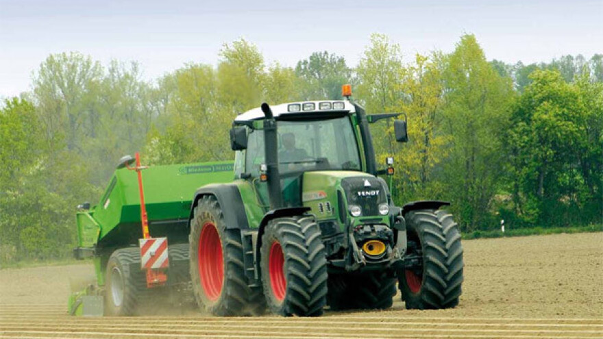 Traktor Fendt 700 Vario