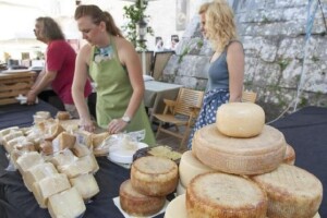 Međunarodni festival sira u Drnišu!