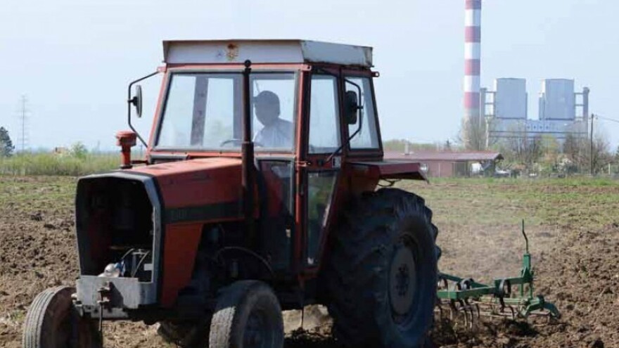 Novembarsko proleće ubrzalo radove na njivama