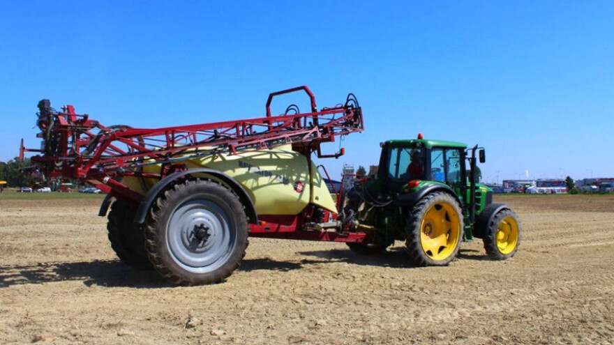 Hardi Navigator je lako prilagodljiva prskalica