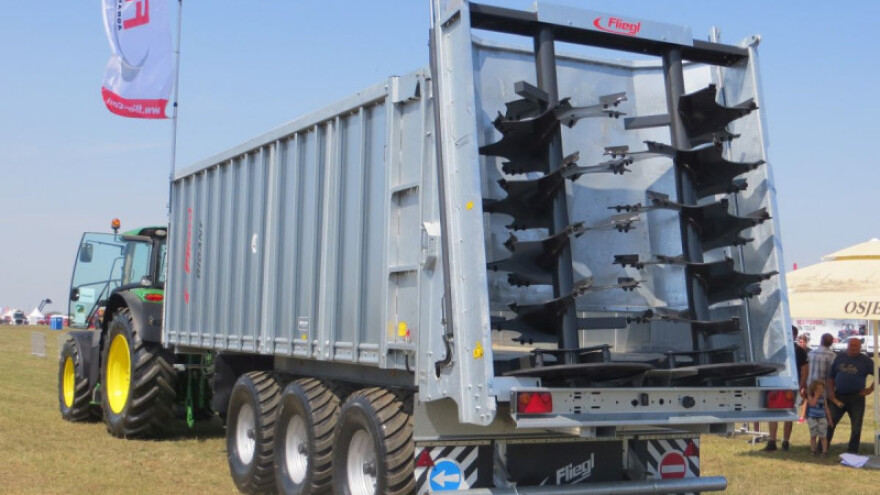 Otporna i višenamjenska FLIEGL Gigant prikolica